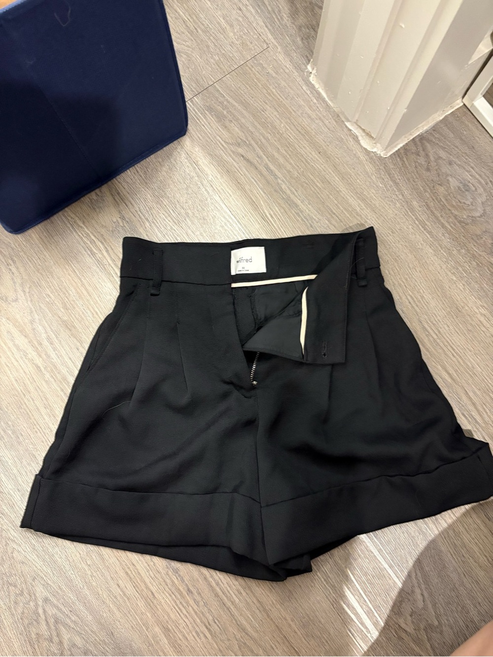 Wilfred Black High-Rise Tailored Cuffed Shorts